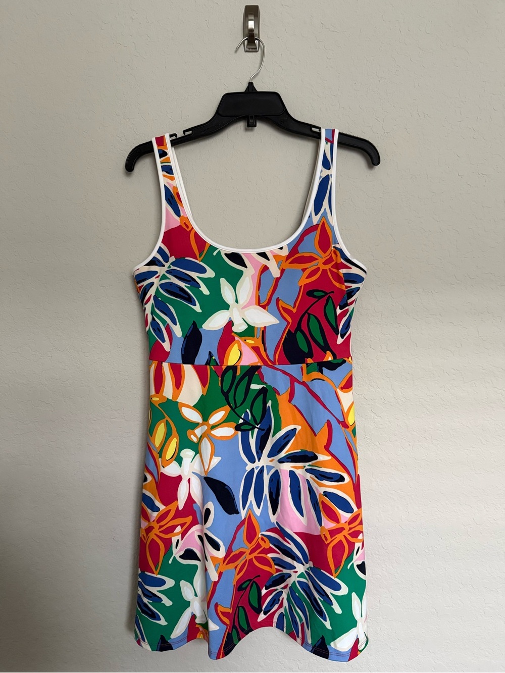 NWT Bailey 44 Sport Tropical Dress Size Large Moisture Wicking UPF 50 Quick Dry
